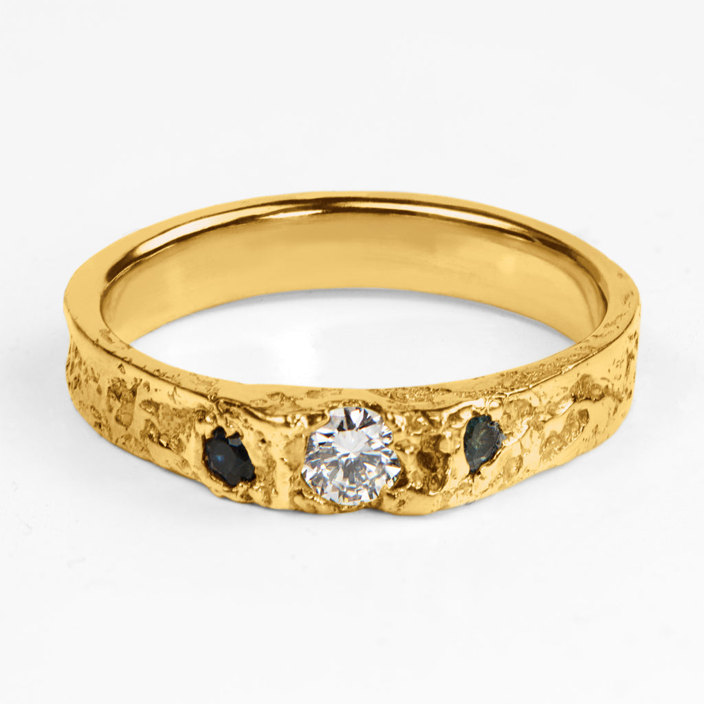 Yellow Gold Engagament Ring With Diamond And Sapphires